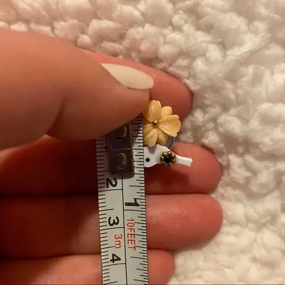 Plunder Ebony Bird with Flower Earrings - Picture 6 of 6